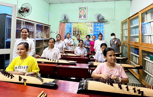 150 người khiếm thị trình diễn nghệ thuật cùng các hoa hậu, ca sĩ