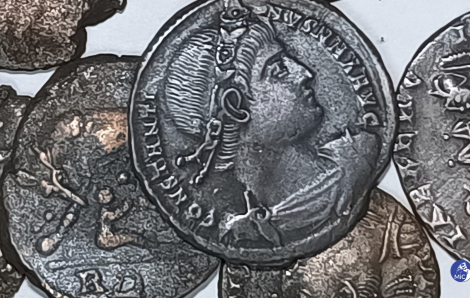 Hàng chục ngàn đồng xu cổ được tìm thấy ngoài khơi nước Ý