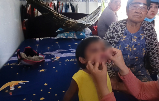 Làm rõ vụ bé gái bị cha nuôi ở Cà Mau đánh gây thương tích
