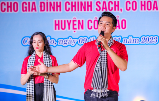 Mang tình yêu và sức trẻ về Côn Đảo