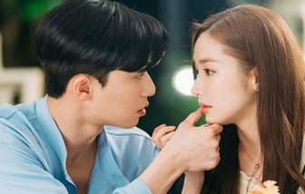 Người yêu ghen với khoảng thời gian chúng tôi xa nhau