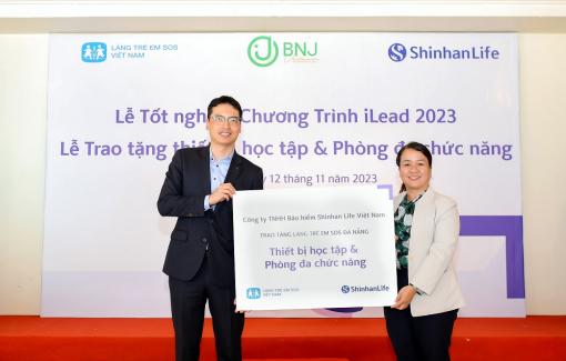 Shinhan Life Việt Nam trao tặng thiết bị học tập và phòng đa chức năng cho Làng trẻ em SOS Đà Nẵng