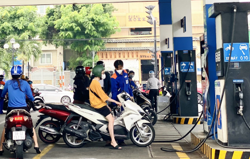 Xăng dầu đồng loạt giảm giá