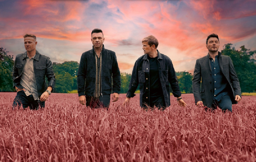BTC show Westlife tại TPHCM lên tiếng khi bị khán giả chỉ trích bán thêm vé