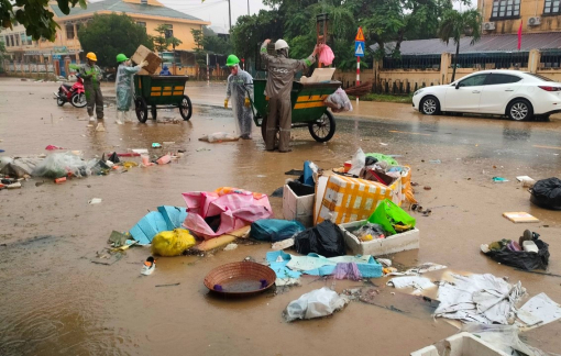Sau lũ rác thải "bủa vây" TP Huế