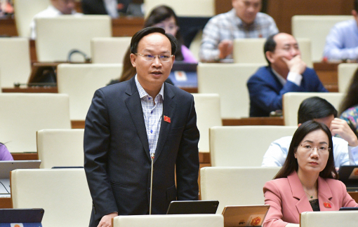 Không nên hạn chế mà phải dùng lợi ích để "giữ chân" người lao động