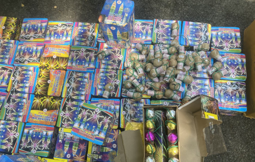 Bắt 2 thanh niên nhập 3 tấn pháo nổ từ Campuchia về TPHCM dịp tết