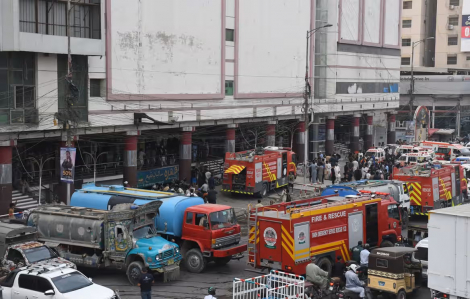 Cháy trung tâm thương mại ở Pakistan, ít nhất 11 người thiệt mạng