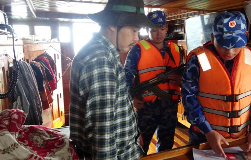 Bắt giữ tàu vận chuyển 80.000 lít dầu D.O