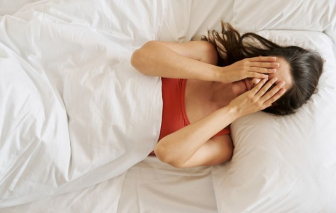 5 dấu hiệu lạ của chứng ngưng thở khi ngủ