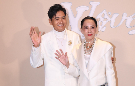 Thời trang sánh đôi thanh lịch của vợ chồng diễn viên Châu Nhuận Phát
