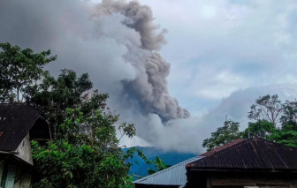 11 nhà leo núi thiệt mạng khi núi lửa Indonesia bất ngờ phun trào