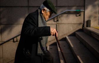 Người thu nhập thấp Hàn Quốc sống trong cô đơn, sợ chết không ai hay