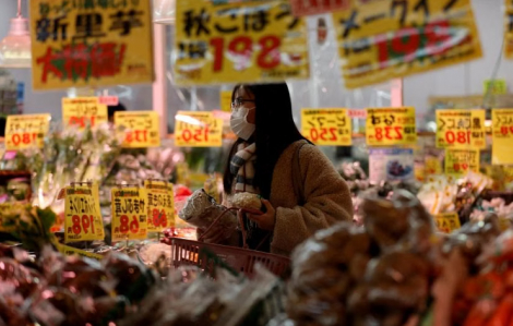 Nhiều người Nhật mua thực phẩm cận date, giảm giá... khi giá cả tăng cao