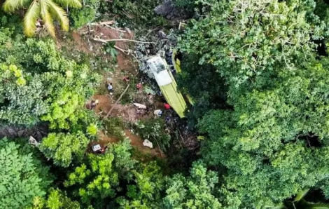Xe buýt Philippines rơi khỏi khe núi, ít nhất 16 người thiệt mạng
