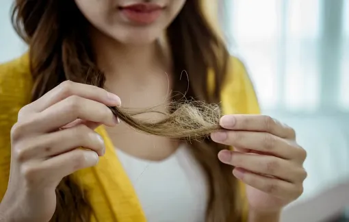Cách khắc phục tóc hư tổn do uốn tạo kiểu