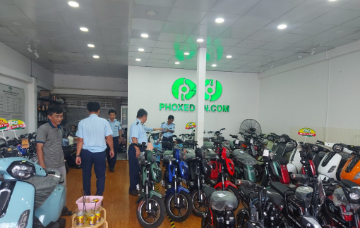 Kiểm tra 10 cửa hàng của phoxedien.com, thu giữ nhiều xe không rõ nguồn gốc