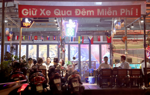 Quán nhậu nhận giữ xe đêm, đưa khách về tận nhà nhưng vẫn ế