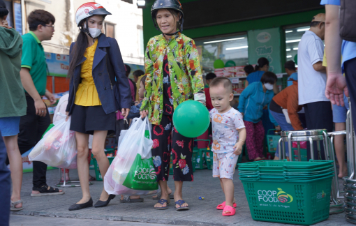 “Gian hàng 0 đồng” đồng hành với hơn 1.200 người dân thành phố