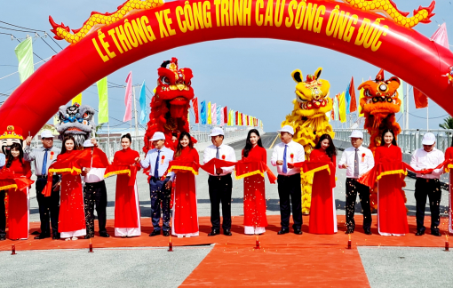 Thông xe cầu 690 tỉ đồng bắc qua sông Ông Đốc ở Cà Mau