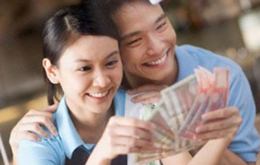 “Làm giàu” sau lưng chồng