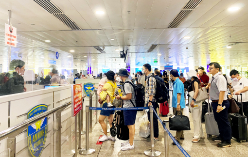 Vé máy bay tết không khó mua như mọi năm