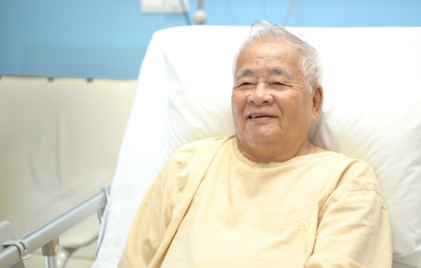 Thay van động mạch chủ qua da, cứu sống cụ ông 83 tuổi