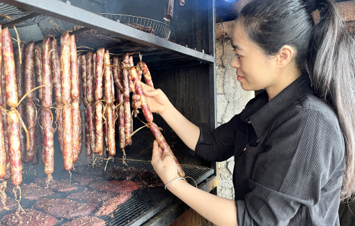 Món “để dành” thành đặc sản, dân vùng cao đỏ lửa xuyên đêm làm hàng tết