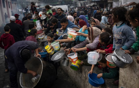 Cướp bóc, thao túng hàng viện trợ tràn lan ở Gaza