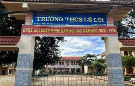 Kiểm điểm rút kinh nghiệm giáo viên mắng học sinh “không có não”