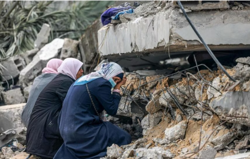 Phụ nữ Gaza bất lực trước sự tàn phá của chiến tranh