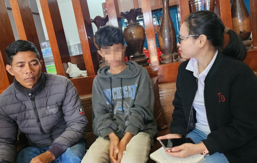 Nam sinh lớp 8 nghi bị thầy giáo đánh chảy máu mũi