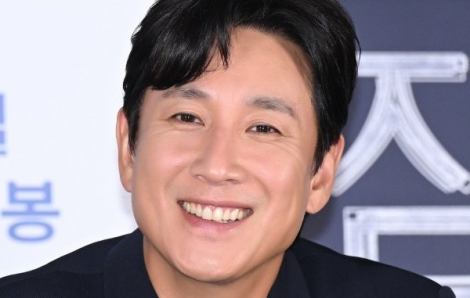 Ngành giải trí Hàn Quốc “sốc nặng” sau cái chết của Lee Sun Kyun