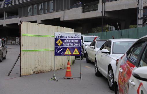 Các tuyến đường tại TPHCM bị lô cốt "bóp nghẹt"