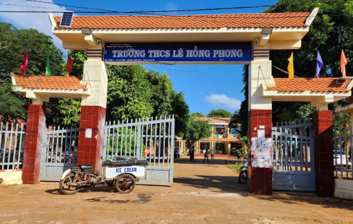 Thầy giáo bị tố đánh nam sinh chảy máu mũi: "Tôi có cảnh cáo mấy roi"