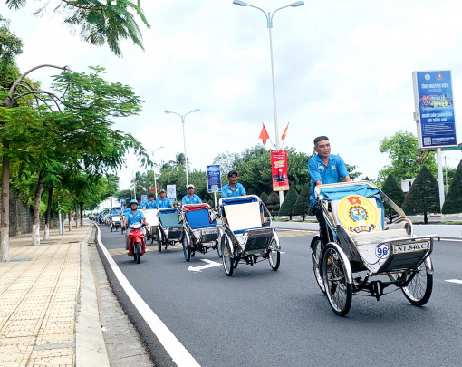 Nha Trang ra mắt Nghiệp đoàn xích lô du lịch