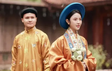 Chiếc áo Nhật bình độc đáo mà vợ sắp cưới của cầu thủ Quang Hải chọn