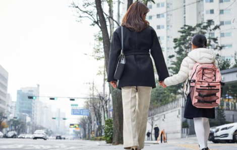 Năm 2024, Hàn Quốc giảm giờ làm việc cho phụ nữ mang thai, người có con nhỏ