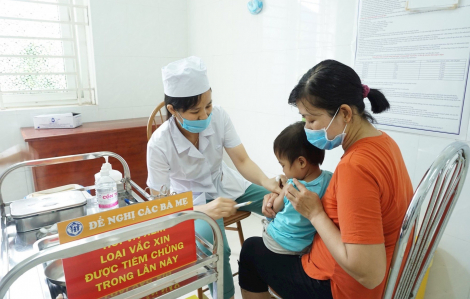 Ngày 2/1, TPHCM tiêm vắc xin 5 trong 1 miễn phí cho trẻ em