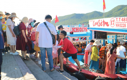 Khánh Hòa thu hơn 498 tỉ đồng từ du lịch trong dịp tết Dương lịch