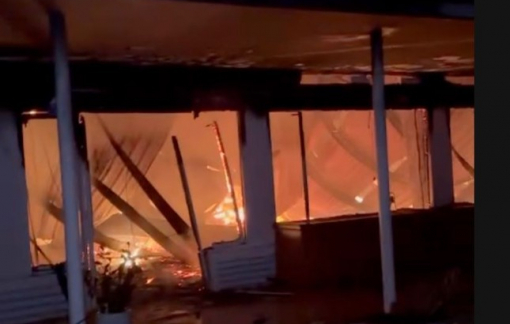 Lửa thiêu rụi hội trường Thành ủy TP Hà Tiên trong ngày đầu năm