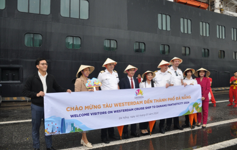 Hơn 2.000 khách du lịch "xông đất" Đà Nẵng bằng tàu biển