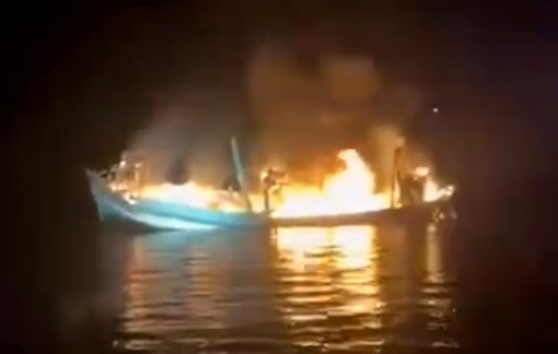 Điều tra vụ tàu cá bốc cháy và chìm giữa biển Cà Mau