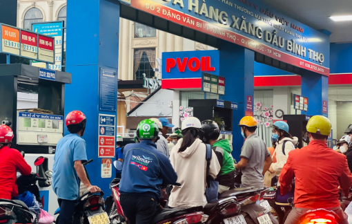 Xăng dầu đồng loạt giảm giá từ 15g ngày 4/1