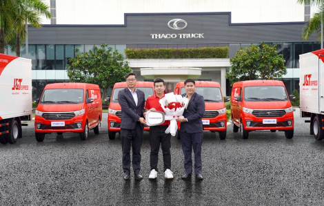 THACO AUTO bàn giao lô 140 xe cho J&T Express Việt Nam