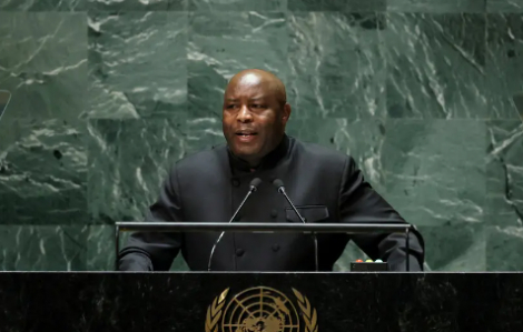 Tổng thống Burundi nói người đồng tính nên bị ném đá