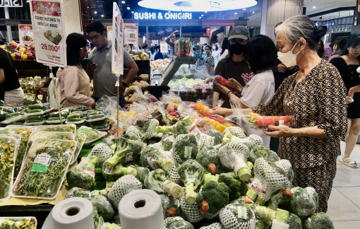 TPHCM cần thêm các giải pháp kích thích người dân tiêu xài