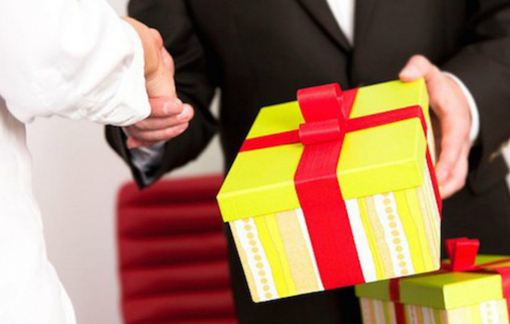 TPHCM: Nghiêm cấm biếu, tặng quà tết cho lãnh đạo các cấp dưới mọi hình thức