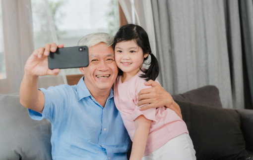 Chồng thiếu tế nhị với cháu gái trong gia đình
