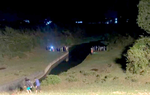 2 nam sinh lớp 3 tử vong dưới hồ